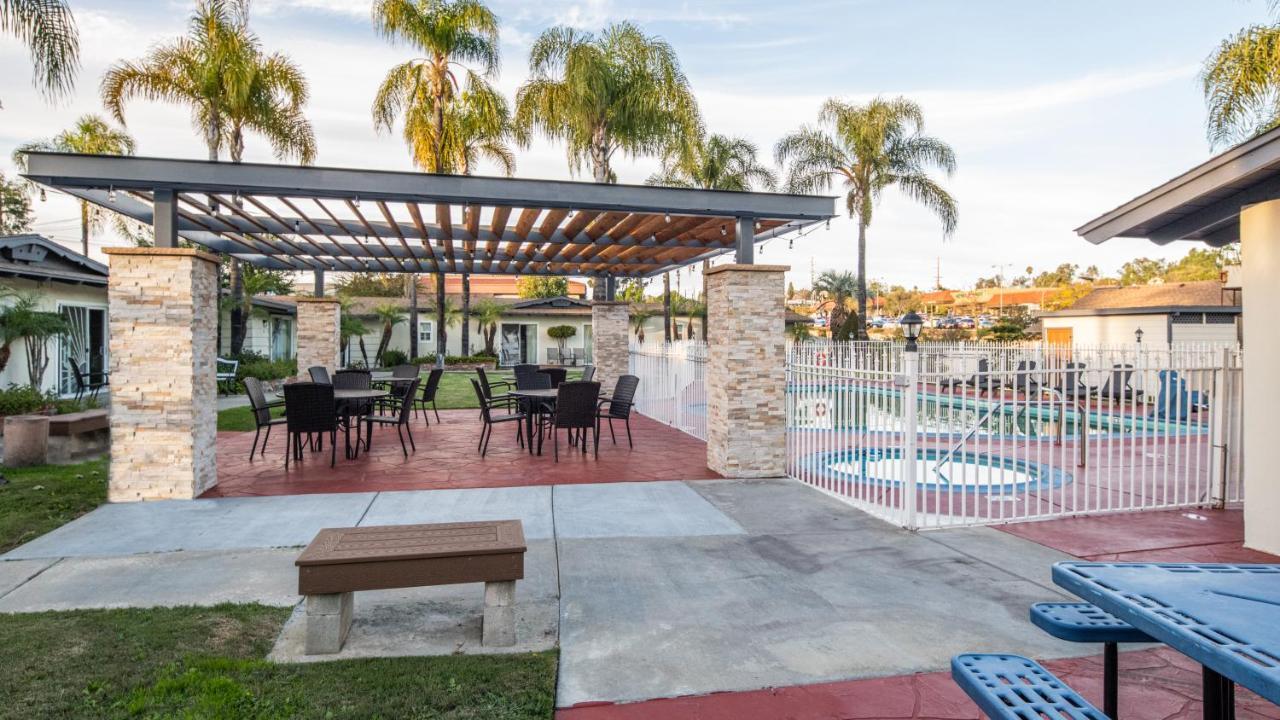 Fallbrook Country Inn Экстерьер фото