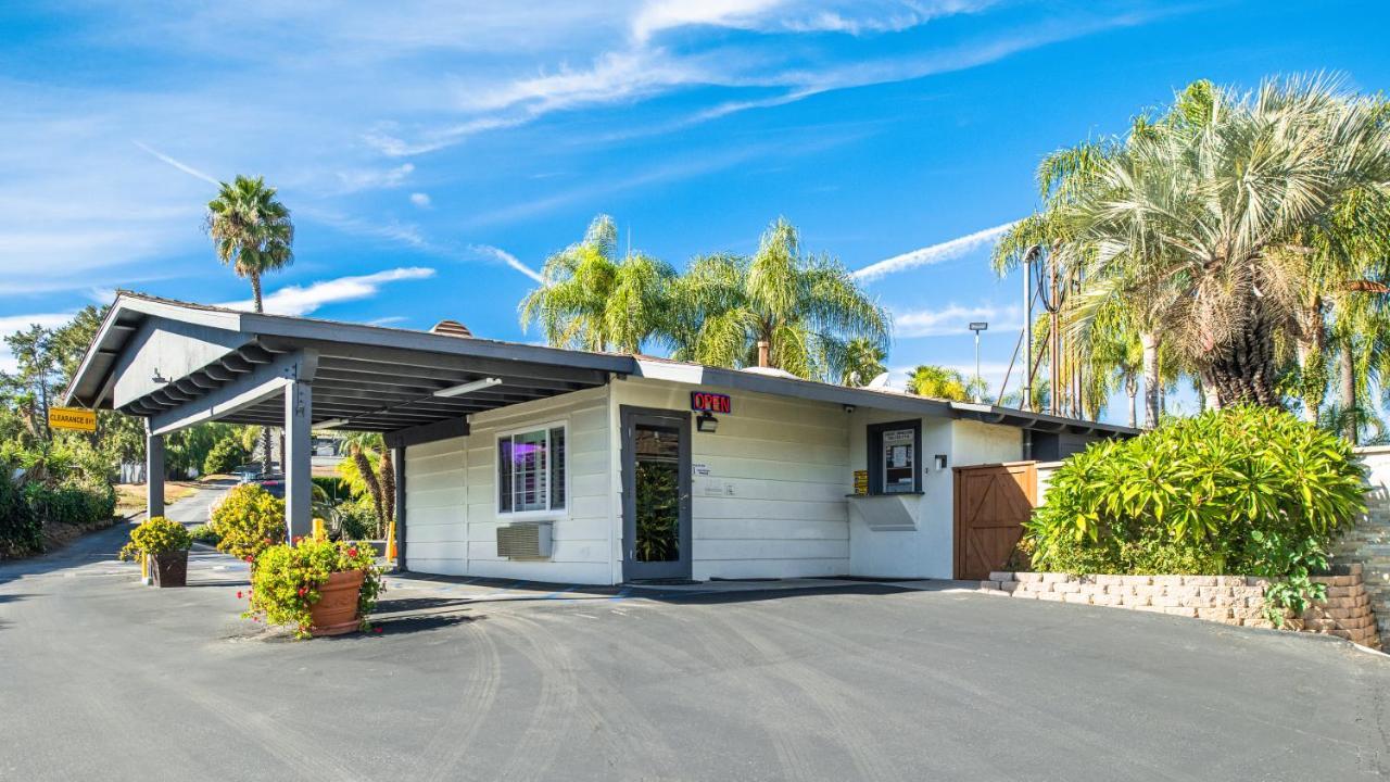 Fallbrook Country Inn Экстерьер фото